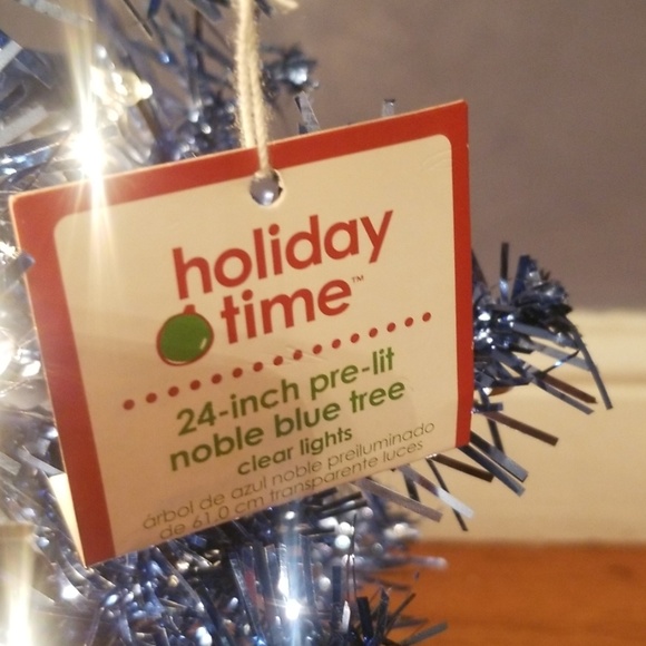 2 4 in. Pre lit Christmas tree set of 2 - Picture 3 of 3